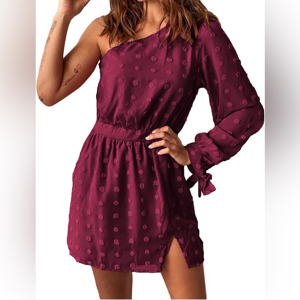 NEW NEVER WORN One Shoulder dress
